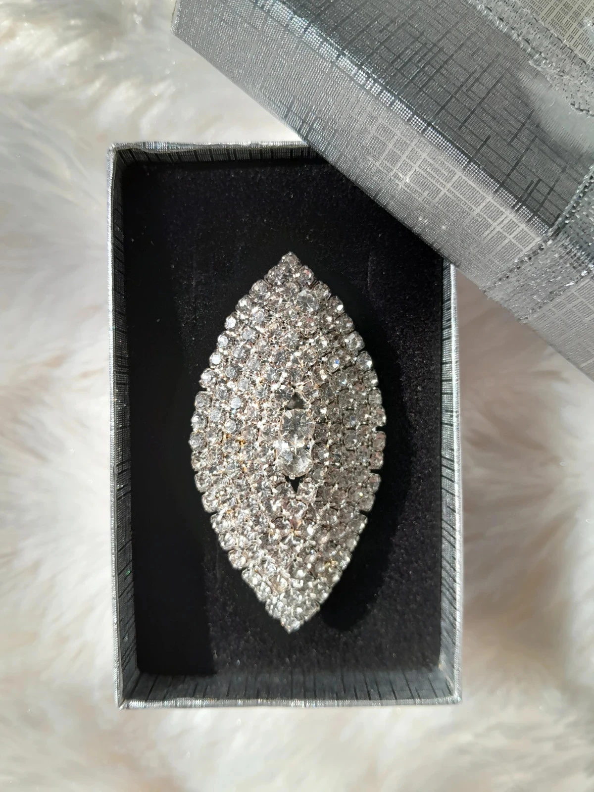 Magnífica anillo, plateado, con strass, ajustable – photo 3